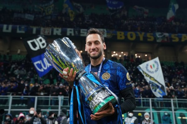 主席宣?马洛塔:恰尔汗奥卢没有要求离队 预计他23日归队