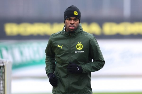 记者:切尔西愿意出售楚克乌梅卡,但尚未与多特达成一致