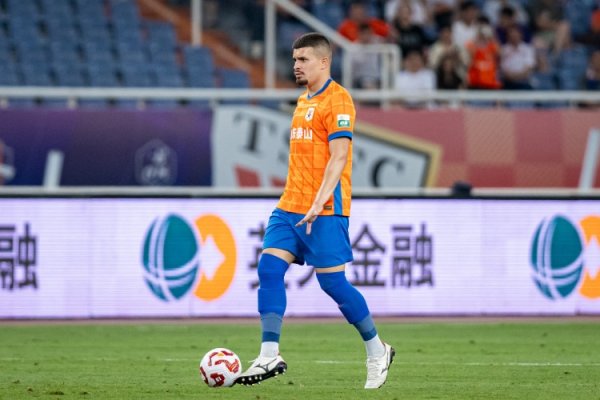 出战19场打进2球!山东泰山官方:25岁巴西中卫卡扎尔离队