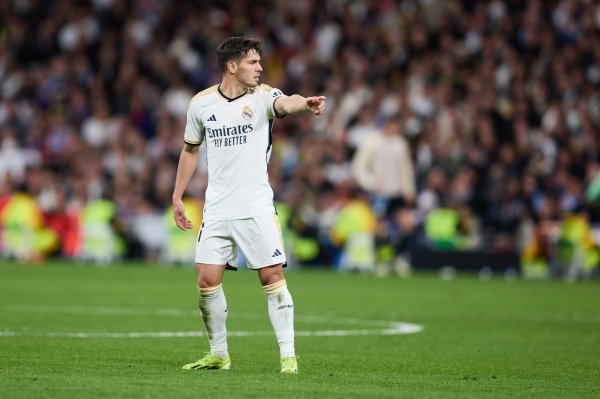 记者：米兰可能签回迪亚斯，他似乎不在阿隆索的计划之中