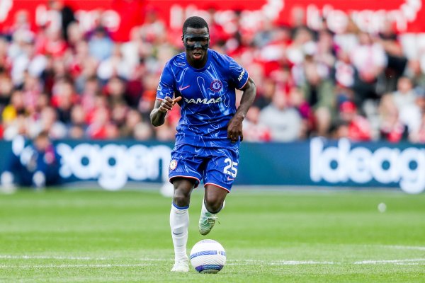 前辈的赞许!马克莱莱:凯塞多很有天赋,他充满热血 &是一位斗士