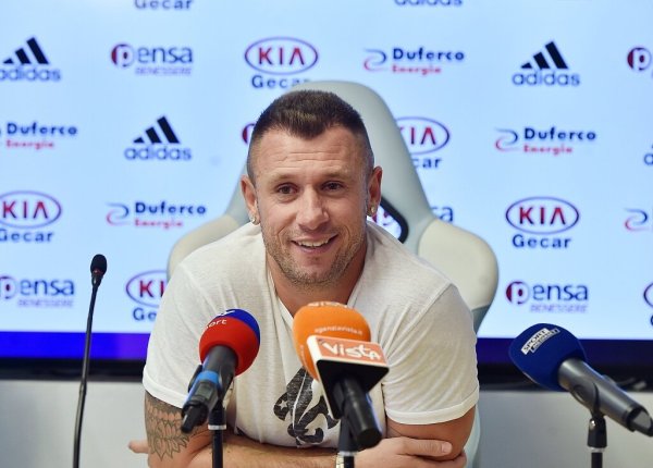 卡萨诺:我跟阿莱格里没矛盾,他有时会说是我帮他赢得了意甲第一名