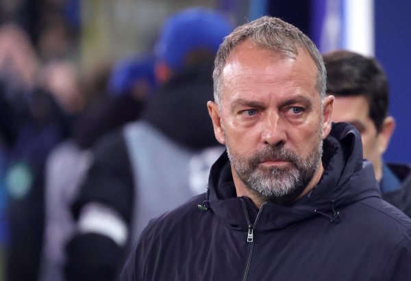 TA:接近指导教练员组的消息人士表示,弗里克无意放弃高位防卫